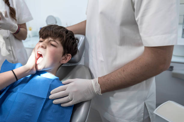 Best Emergency Tooth Extraction  in Toppers, OK